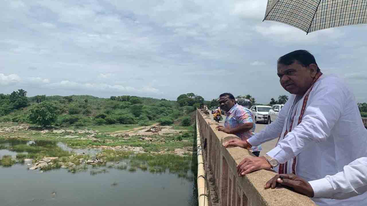 చెక్‌డ్యామ్‌ల నిర్మాణం రైతులకు వరం