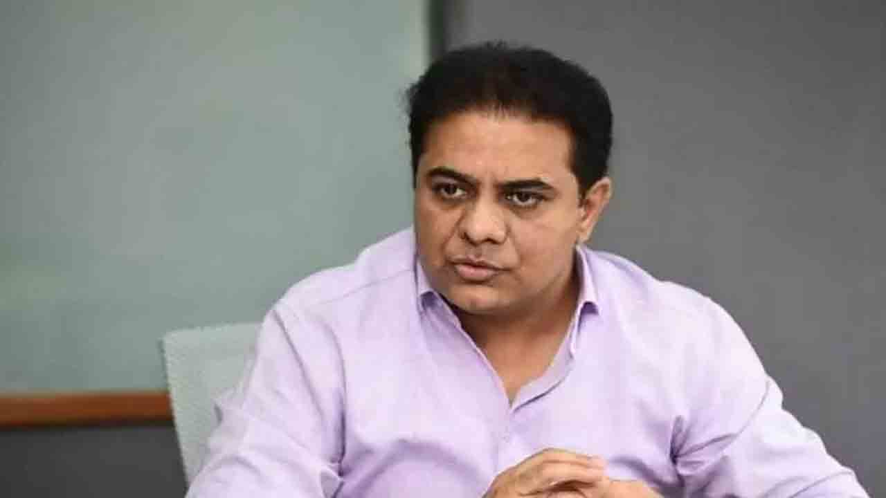 క్షమాపణ చెప్పాల్సింది మీరు