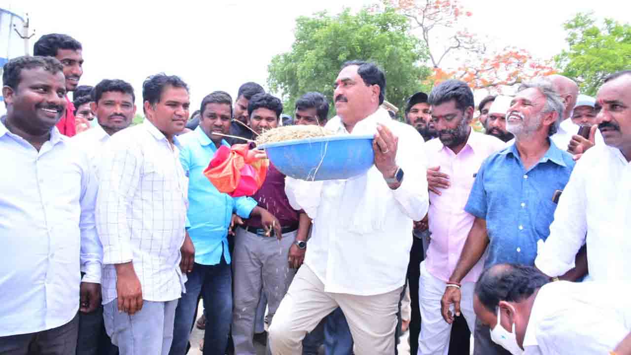 ప్రజల భాగస్వామ్యంతోనే గ్రామాల అభివృద్ధి : మంత్రి ఎర్రబెల్లి