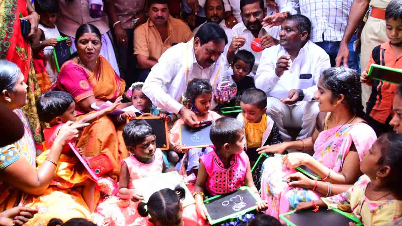 చదువుతోనే సామాజిక గౌరవం : మంత్రి ఎర్రబెల్లి