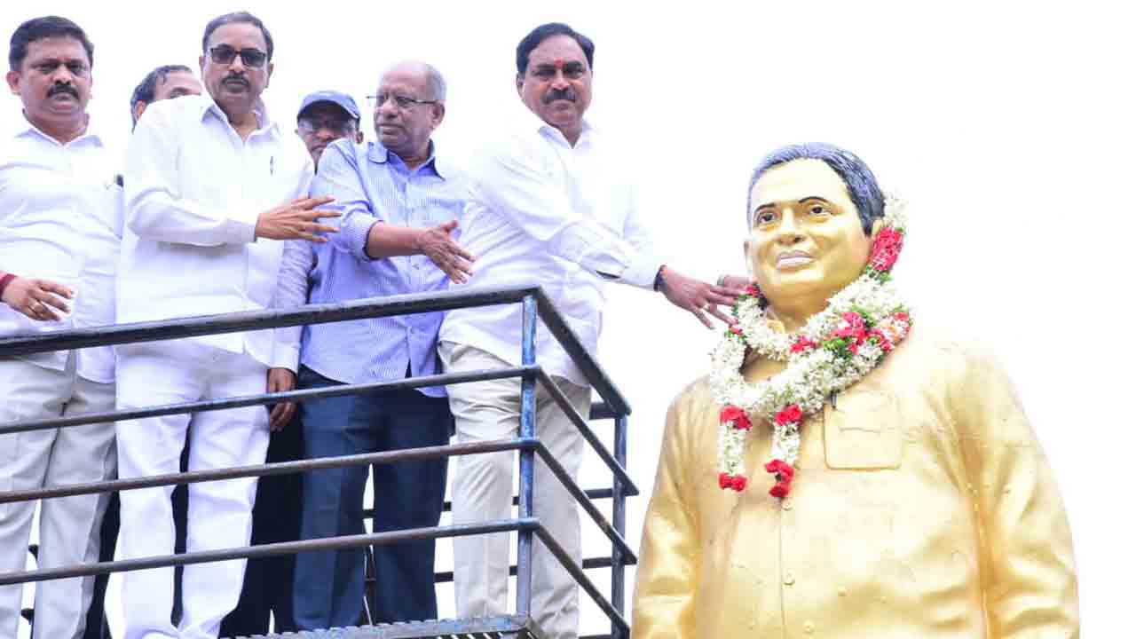 జయశంకర్‌ సార్‌ ప్రజల గుండెల్లో చిరస్థాయిగా నిలిచిపోతారు : మంత్రి ఎర్రబెల్లి