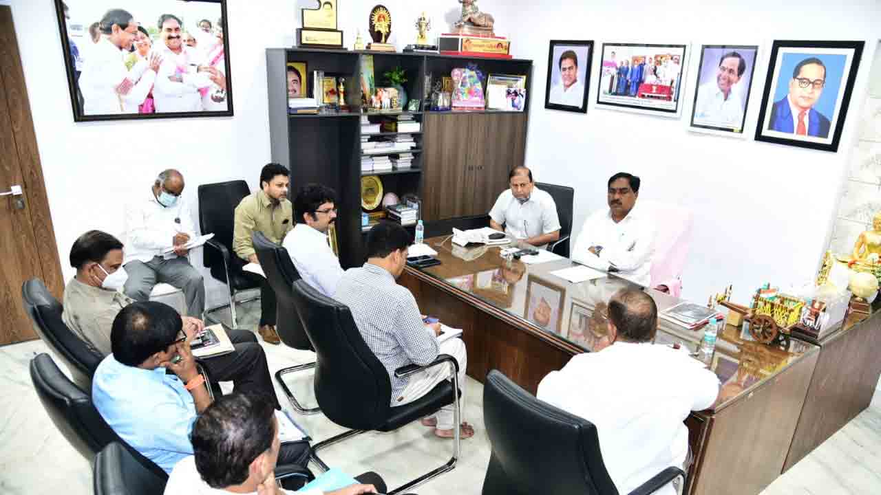 ప‌ల్లె ప్రగతి హామీలు వెంట‌నే అమలు చేయాలి : మంత్రి ఎర్రబెల్లి