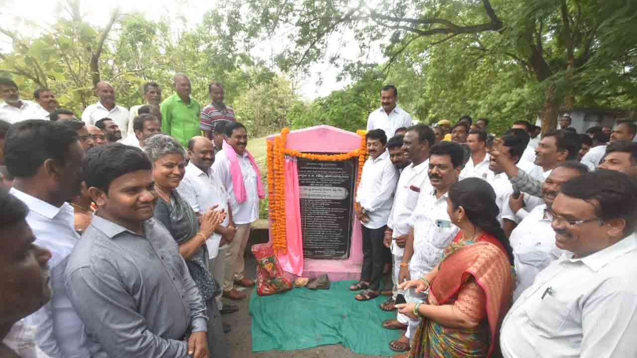 వరంగల్‌ జిల్లాలో పలు అభివృద్ధి పనులు ప్రారంభించిన మంత్రి ఎర్రబెల్లి