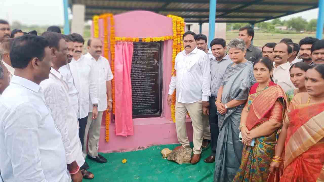 కాంగ్రెస్, బీజేపీలవి బోగస్ మాటలు : మంత్రి ఎర్రబెల్లి