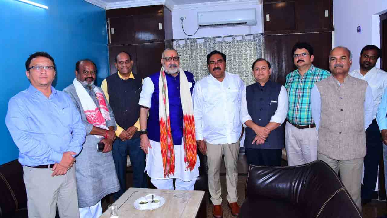 పంచాయతీ భవనాలు మంజూరు చేయండి : మంత్రి ఎర్రబెల్లి