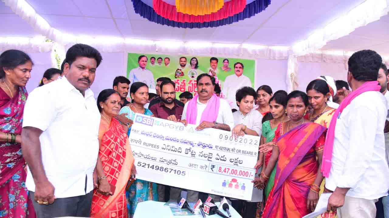 కాంగ్రెస్, బీజేపీ చేతగాని పార్టీలు : మంత్రి ఎర్రబెల్లి ఫైర్‌