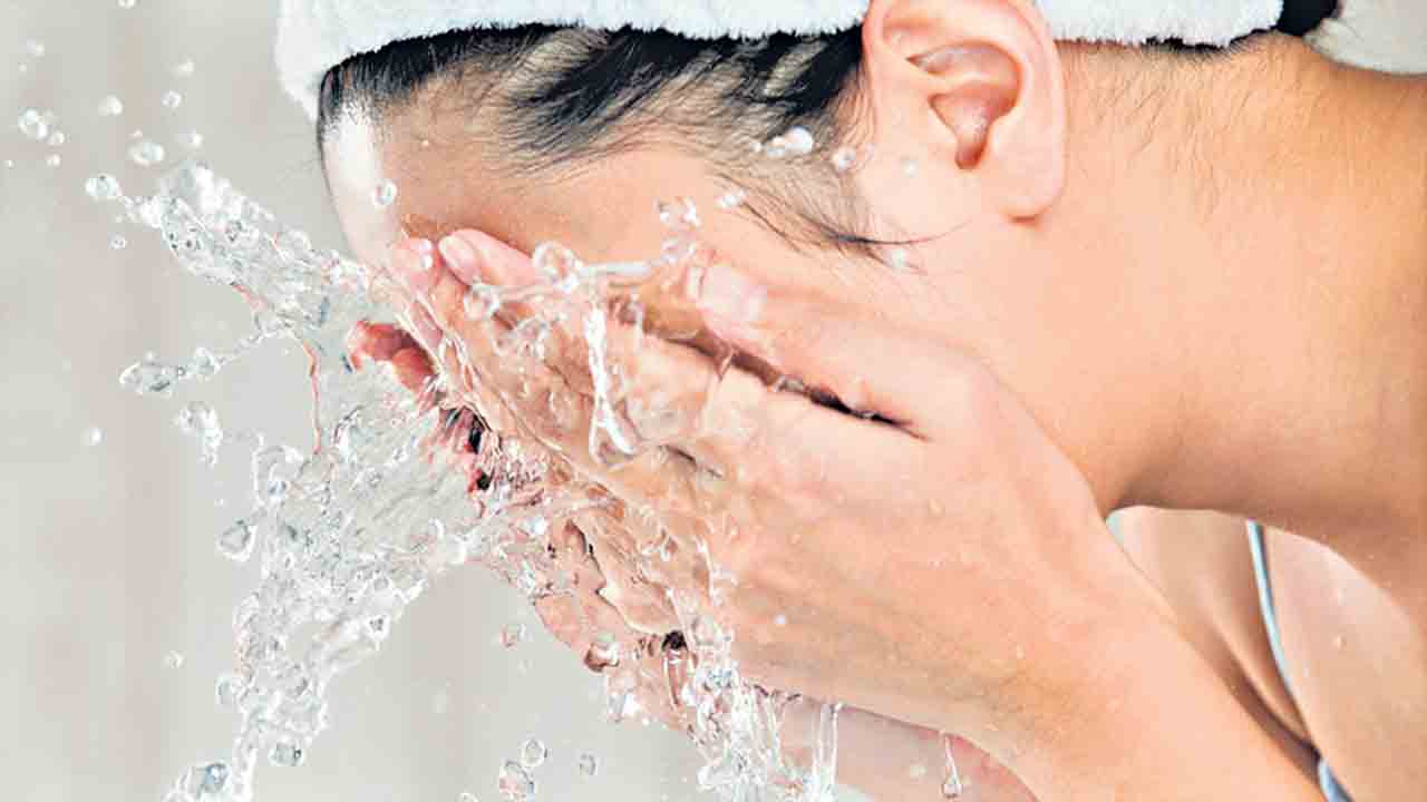 వేడినీళ్లతో చర్మానికి కీడు