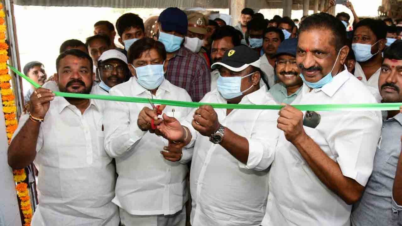 కరీంనగర్‌ను సుందరంగా తీర్చిదిద్దుతాం : మంత్రి గంగుల