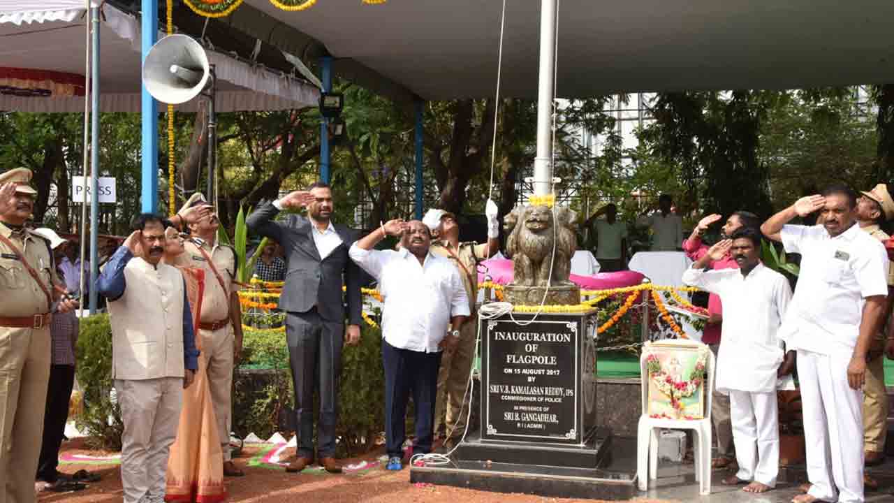 కేసీఆర్‌ పథకాలతో తెలంగాణకు ఉజ్వల భవిష్యత్తు : మంత్రి గంగుల