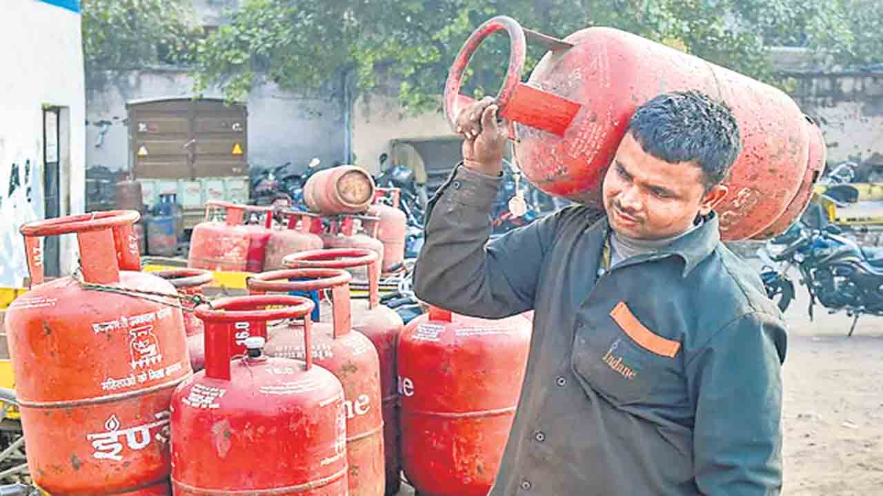 కొత్త ఎల్పీజీ కనెక్షన్‌ పిరం