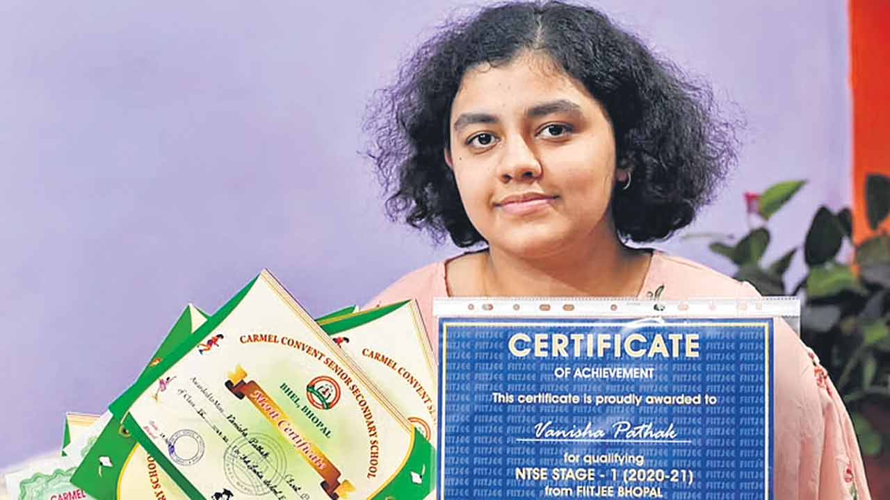 చదువుల తల్లికి అప్పుల బాధలు