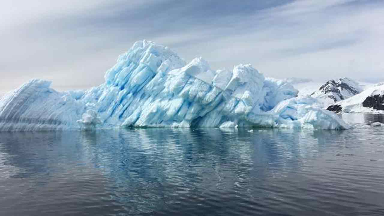 వేగంగా క‌రిగిపోతున్న అంటార్కిటికా మంచు..మాన‌వాళికి ముంచుకొస్తున్న ముప్పు!!