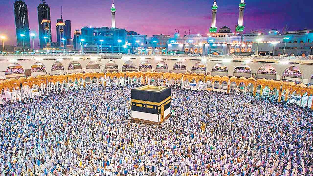 హజ్‌ దరఖాస్తుల కాంట్రాక్ట్‌