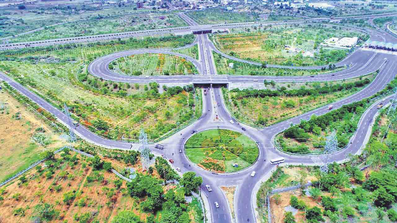 ఐటీ రంగానికి ఆకర్షణగా ఔటర్‌ రింగు రోడ్డు