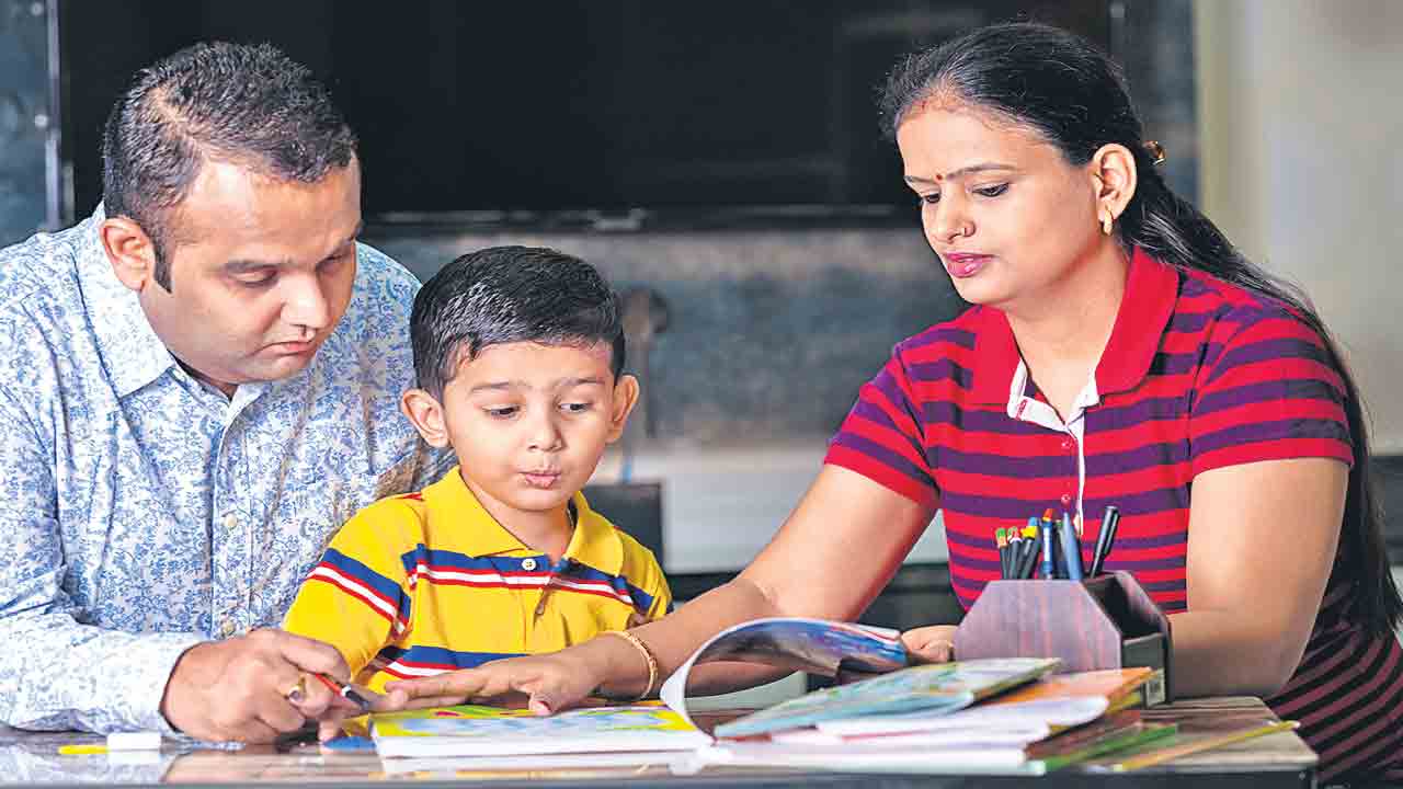 బంగారు కొండ.. బడికెళ్లు నాన్న..!