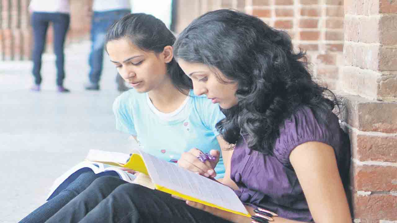 యువతకు వరం ఫ్రీ కోచింగ్‌