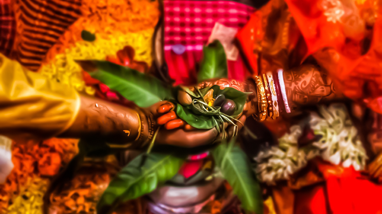 కొత్త‌గా పెళ్ల‌యిన జంట‌ను ఆషాఢంలో ఎందుకు ఒక్క‌చోట ఉండ‌నీయ‌రు?