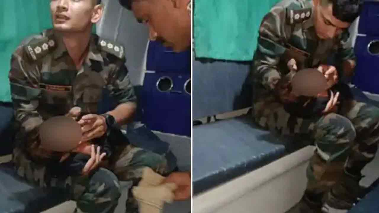 Emotions & Duty: అంబులెన్స్‌లో చిన్నారికి తినిపిస్తున్న జ‌వాన్‌.. ఫొటోలు వైర‌ల్‌