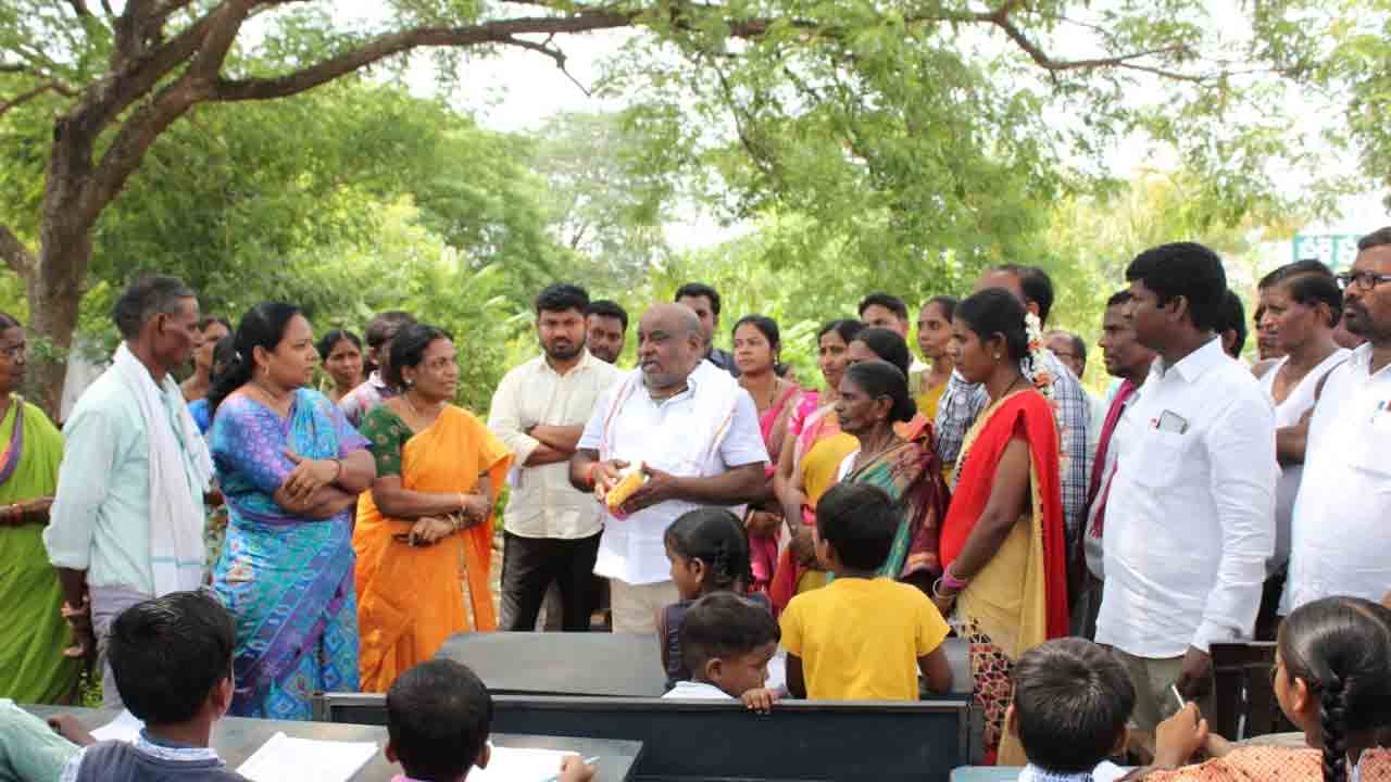 ప్రభుత్వ పాఠశాలల్లోనే మెరుగైన బోధన : ఎమ్మెల్యే రామన్న