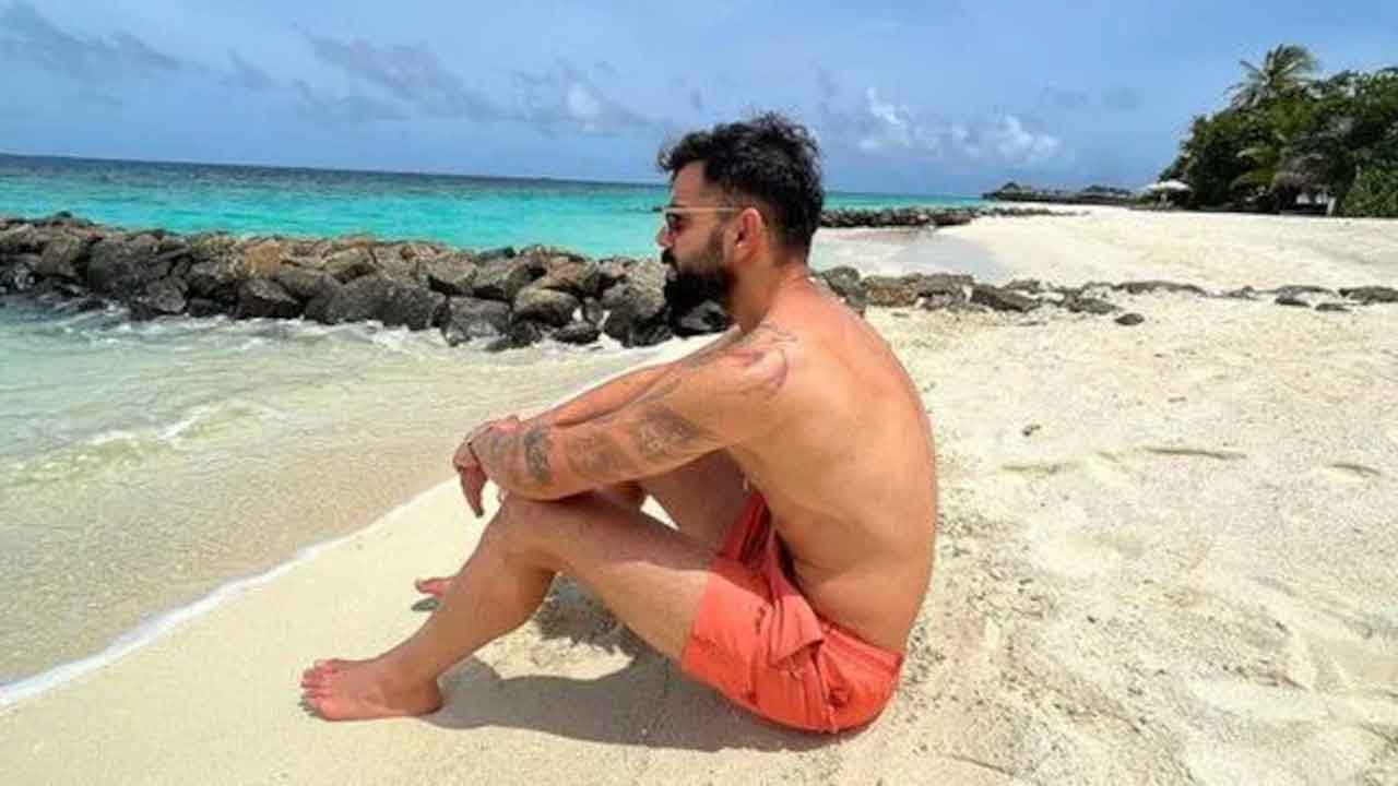 బీచ్లో విరాట్ కోహ్లీ రిలాక్స్..