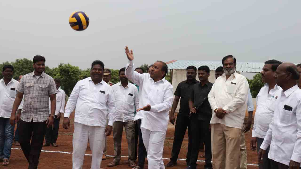 క్రీడల్లో దేశం పేరును అగ్రభాగాన నిలుపాలి : ఎమ్మెల్యే మాణిక్‌ రావు