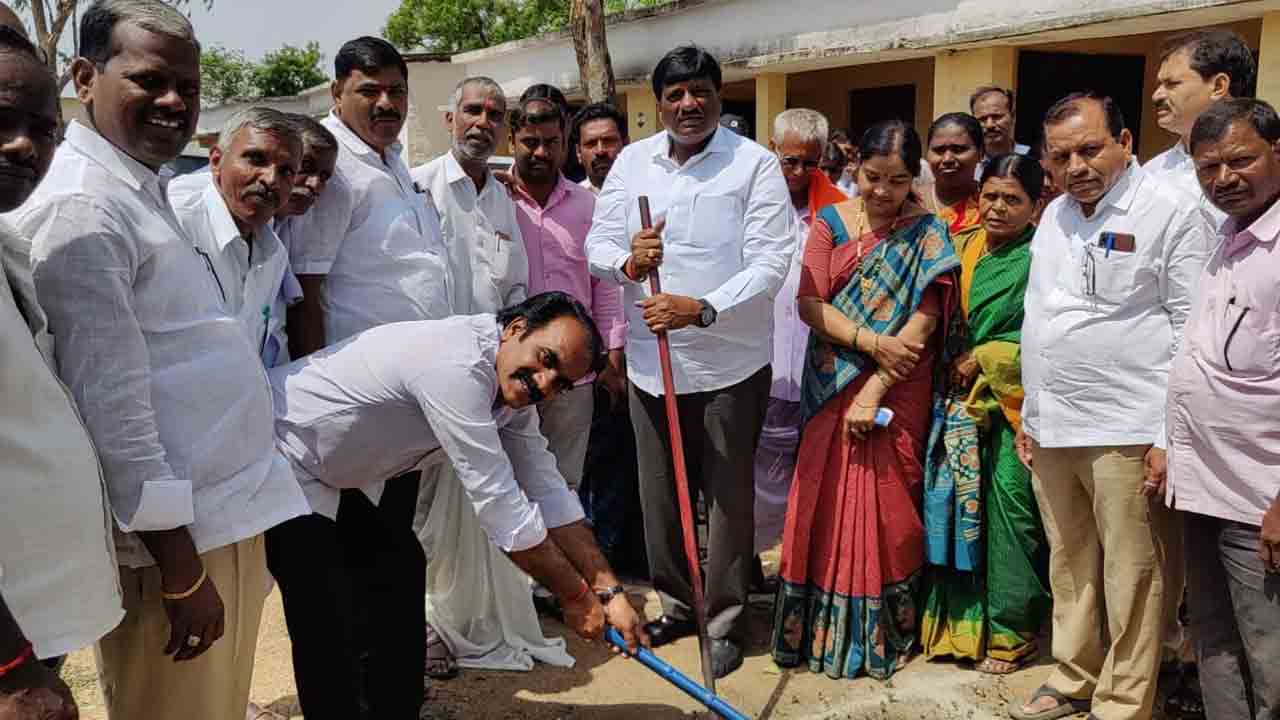 మెరుగైన విద్యనందించేందుకే మన ఊరు-మన బడి : ఎమ్మెల్యే మహేష్‌ రెడ్డి