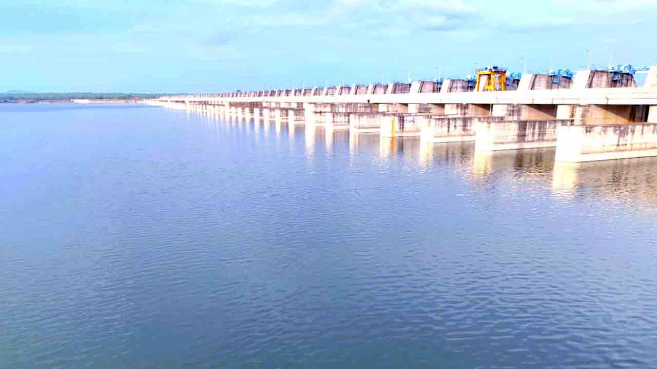 Lakshmi baraj | లక్ష్మీబరాజ్‌కు 17,320 క్యూసెక్కుల ఇన్‌ఫ్లో