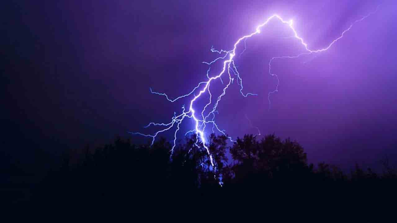 Hanumakonda | కల్లు మండవ వద్ద పిడుగు పడి ఇద్దరు మహిళలు మృతి