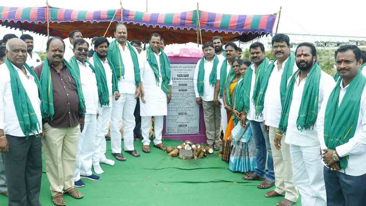 ప్రతి మండలంలో గోడౌన్స్‌ నిర్మిస్తాం : మంత్రి మల్లారెడ్డి