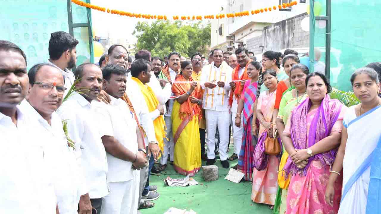 పట్టణ ప్రాంతాలలో క్రీడా ప్రాంగణాల అభివృద్ధి : మంత్రి మల్లారెడ్డి