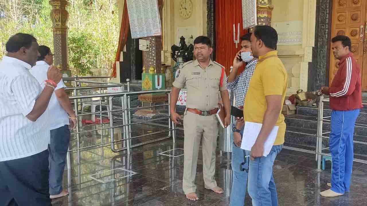 Mahabubabad | వెంకటేశ్వర స్వామి ఆలయంలో భారీ చోరీ..