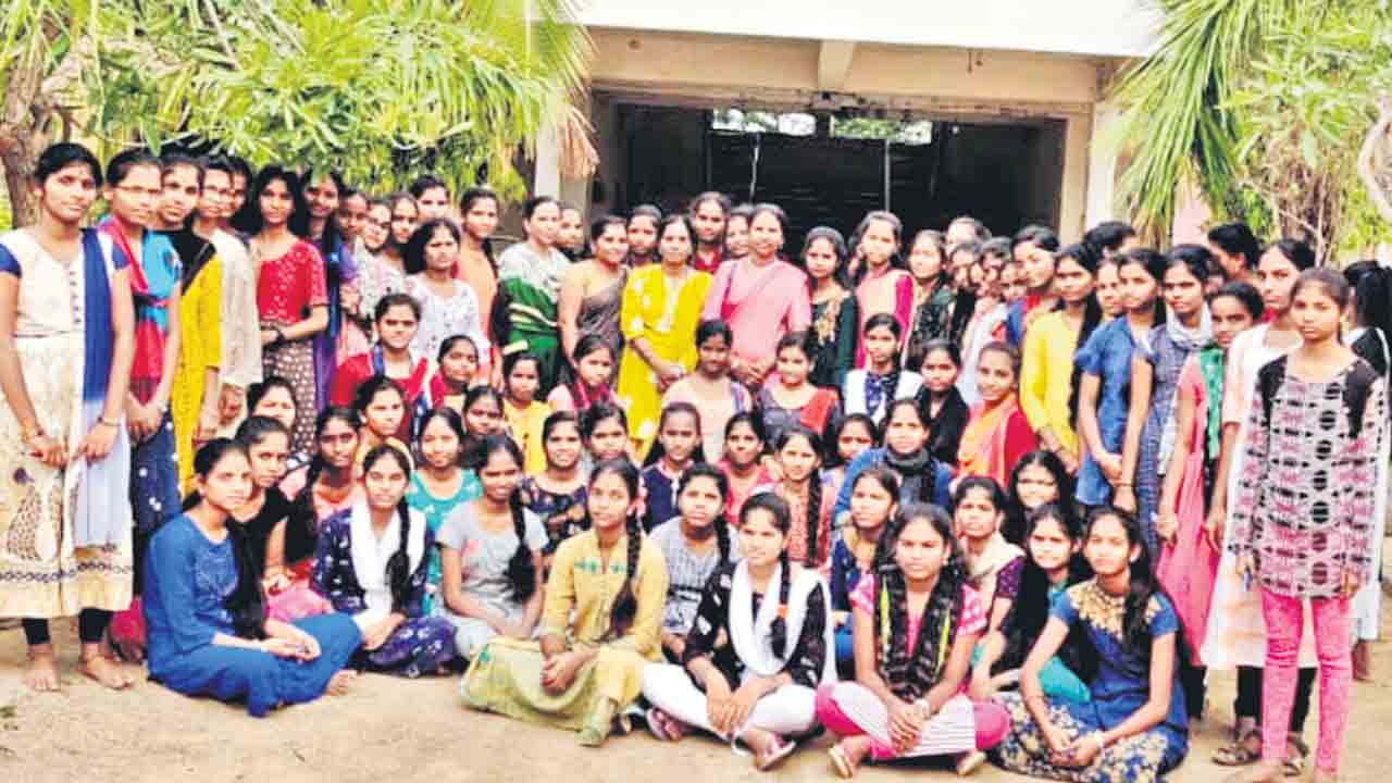 బాలికలదే హవా