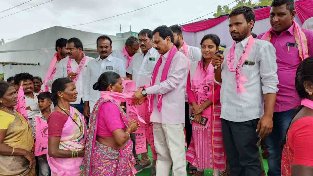 అభివృద్ధిని చూసే టీఆర్‌ఎస్‌లో చేరికలు : ఎమ్మెల్యే రవీంద్ర కుమార్