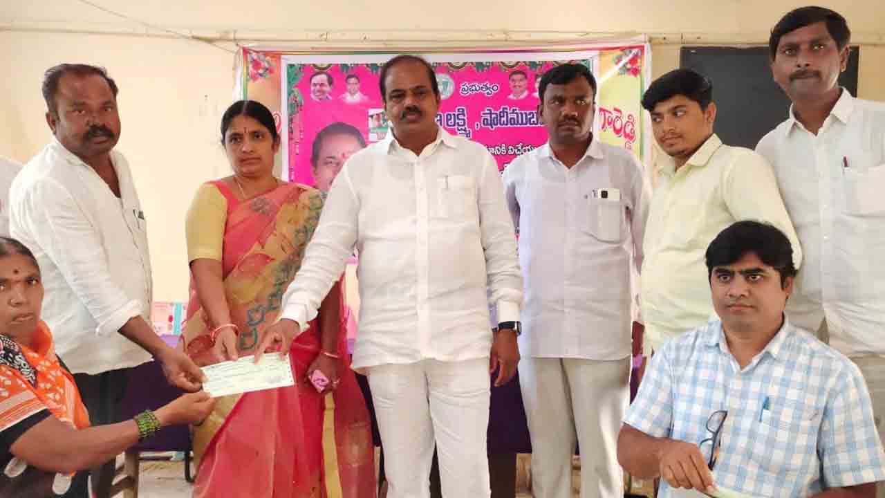 పార్టీలకతీతంగా సంక్షేమ పథకాలు : ఎమ్మెల్యే భూపాల్‌రెడ్డి