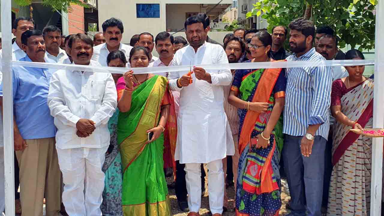 అంకిత భావంతో ప్రజా సేవ చేయాలి : ఎమ్మెల్యే రోహిత్రెడ్డి