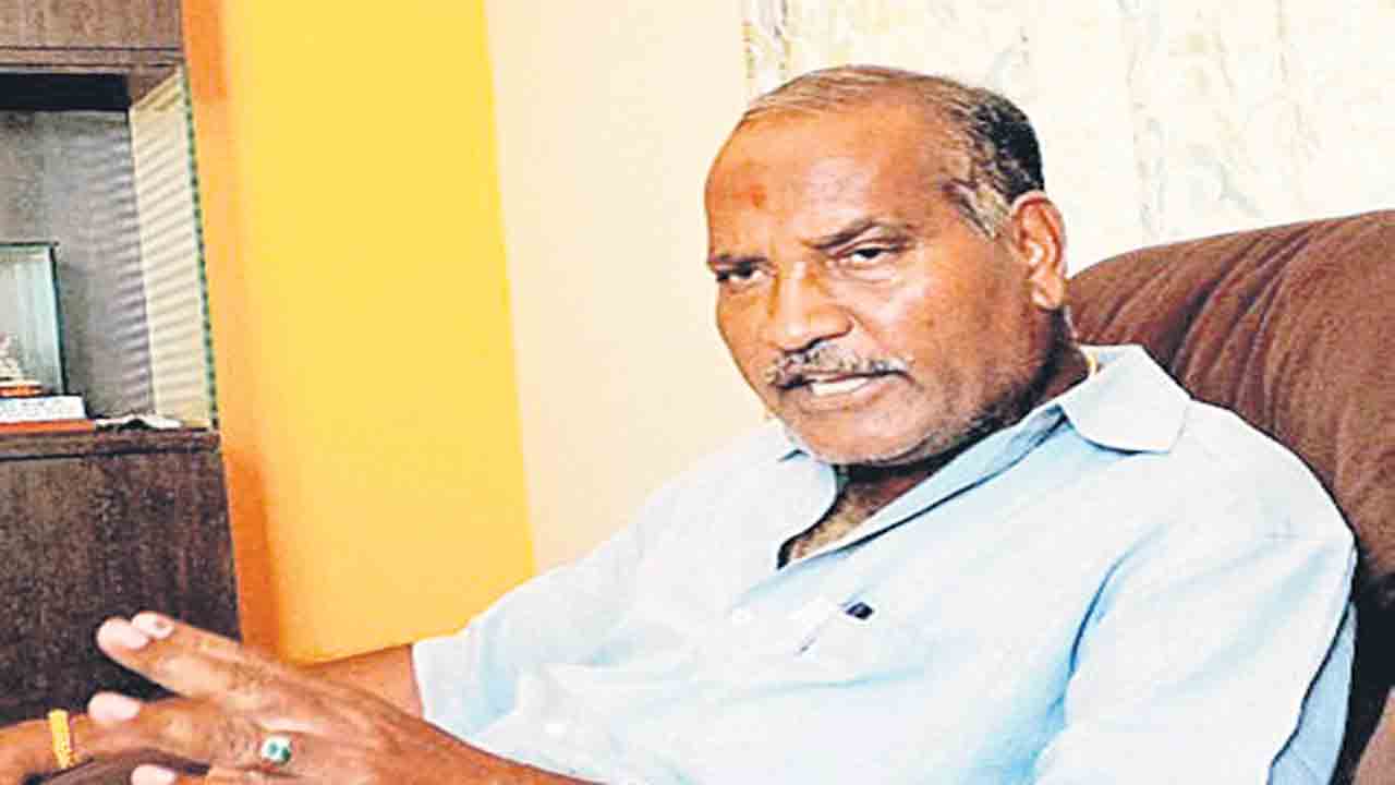 రైతులపాలిట రాబందుగా బీజేపీ ఎమ్మెల్యే