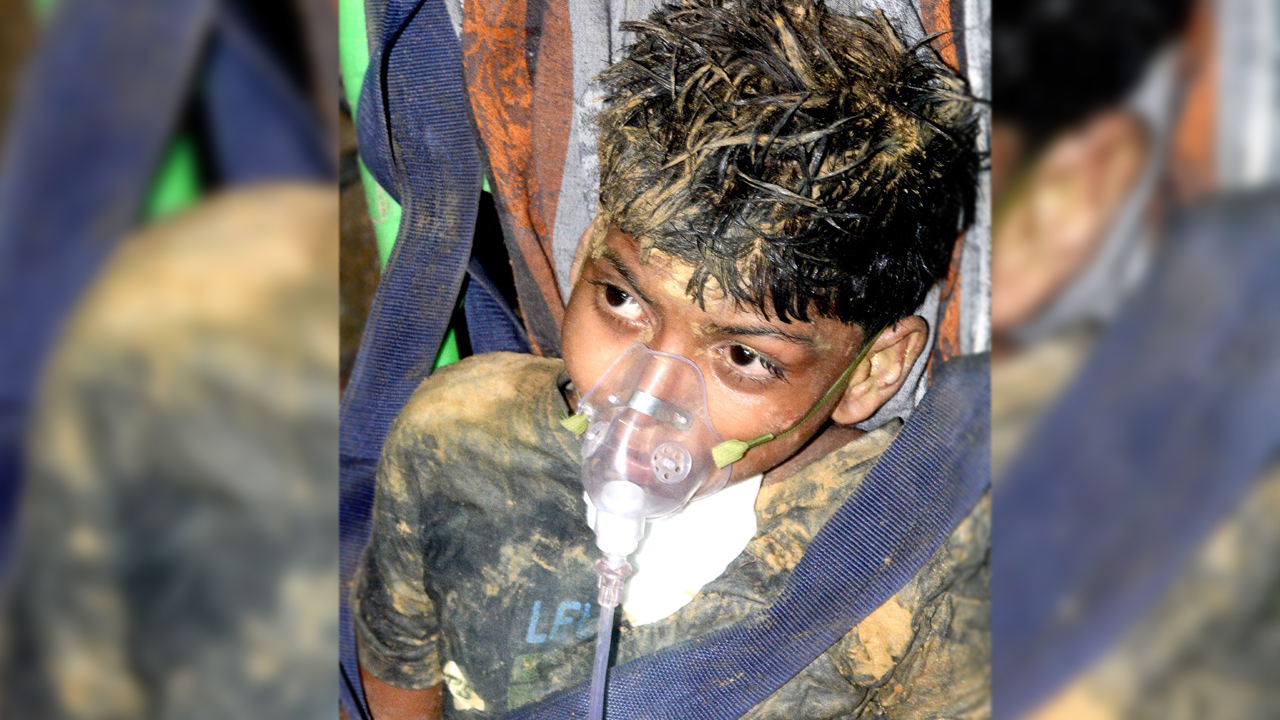 బోరుబావిలో 104 గంటలు..!