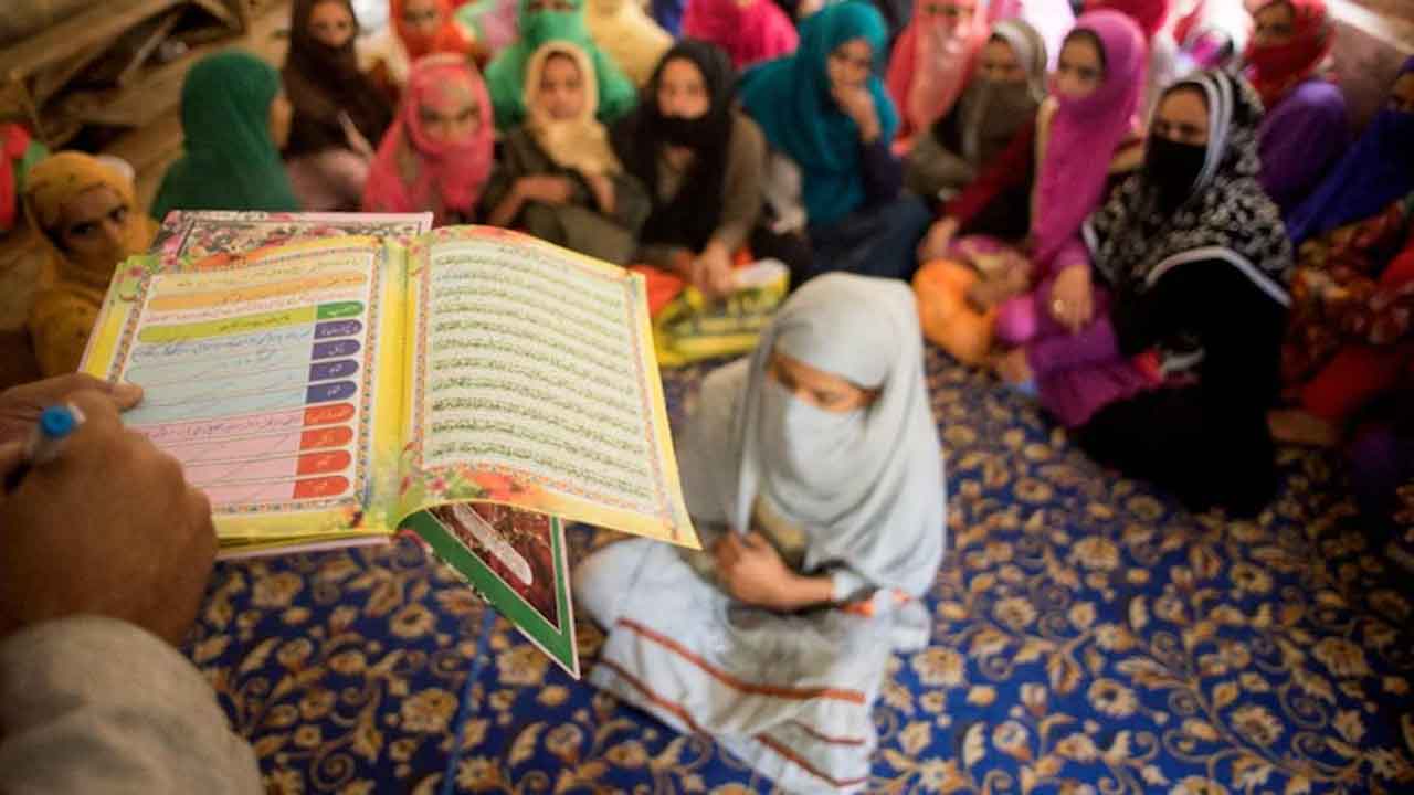 16 ఏళ్ల‌కే పెళ్లిచేసుకోవ‌చ్చు.. పంజాబ్‌, హ‌ర్యానా కోర్టు సంచలన తీర్పు