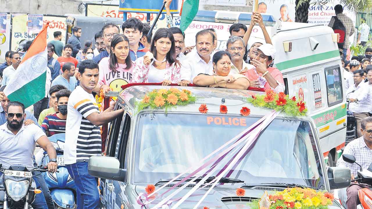 వరల్డ్‌ చాంపియన్‌కు గ్రాండ్‌ వెల్‌కమ్‌..