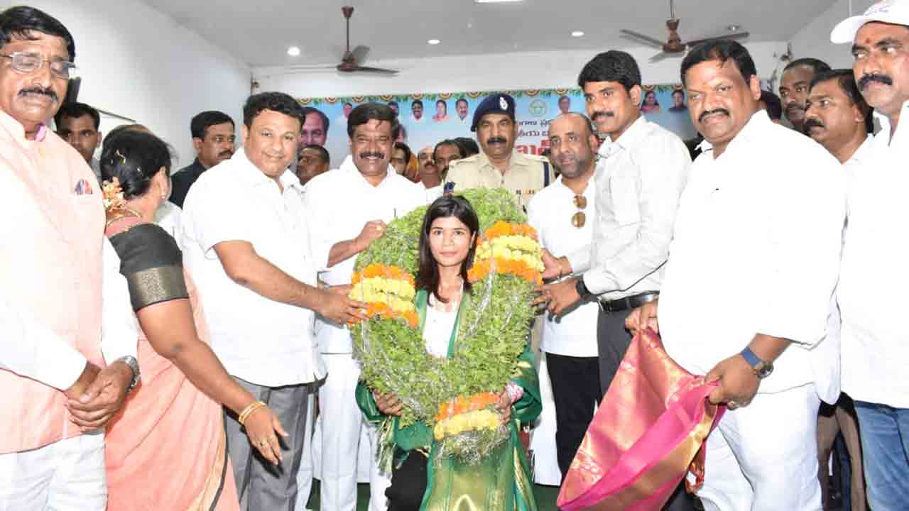 World Boxing Champion | నిఖత్‌ జరీన్‌కు నిజామాబాద్‌లో జన నీరాజనం