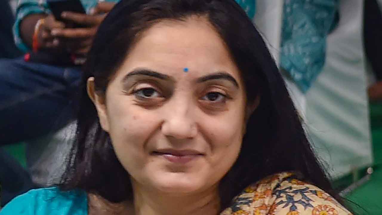 దేశ ప్రజలకు నుపుర్ శర్మ క్షమాపణలు చెప్పాలి:  సుప్రీంకోర్టు