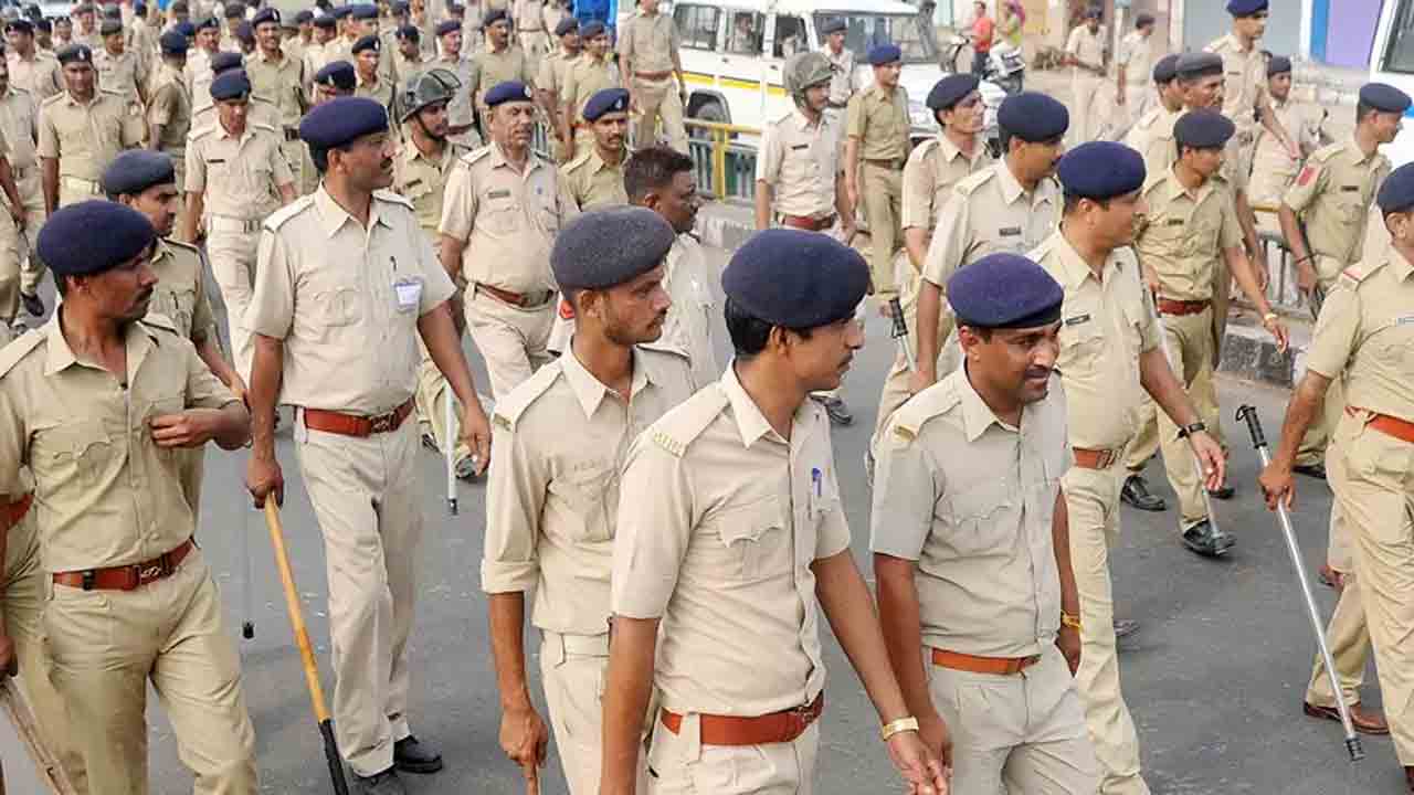 నిజామాబాద్‌ కమిషనరేట్‌ పరిధిలో 29 మంది కానిస్టేబుళ్ల బదిలీలు