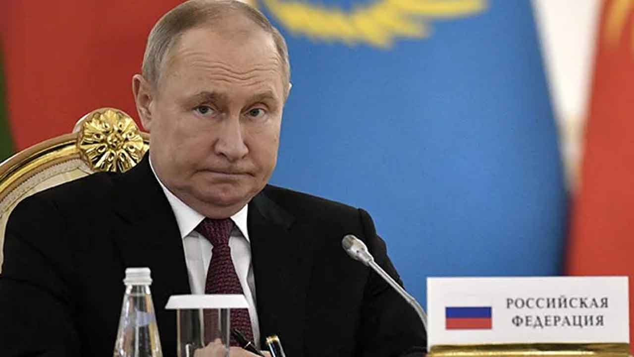 పుతిన్‌కు ప్ర‌త్యేక బాడీగార్డ్‌.. అత‌ను చేసే ప‌నేంటో తెలుసా?