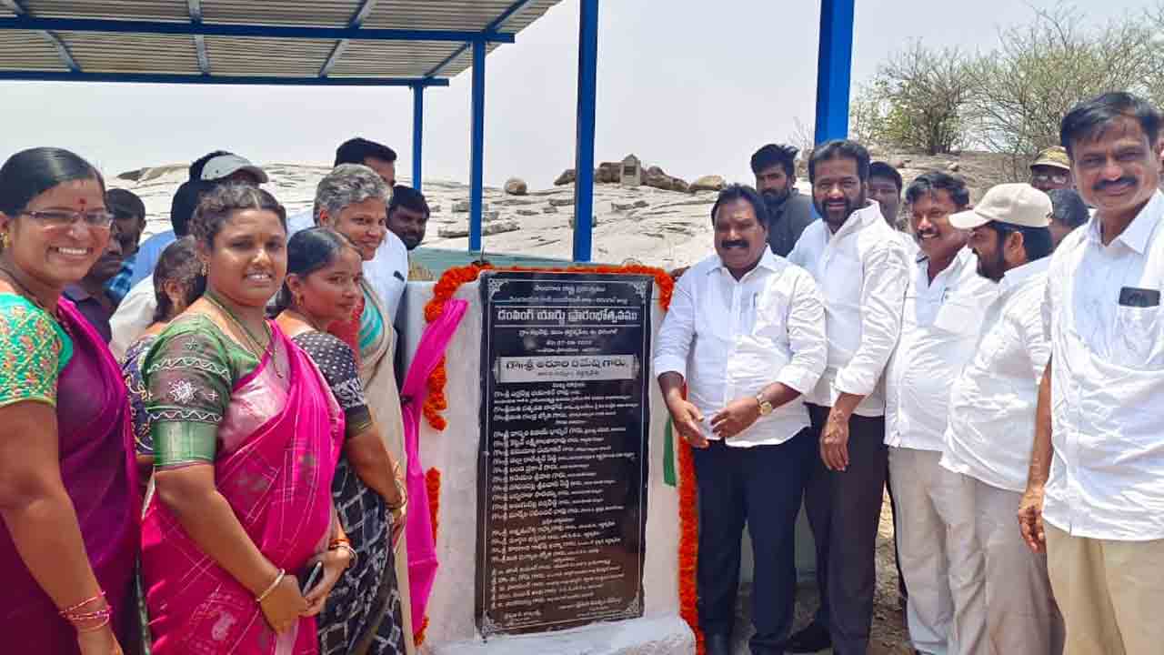 పల్లె ప్రగతితో మెరుస్తున్న గ్రామాలు : ఎమ్మెల్యే అరూరి రమేష్‌