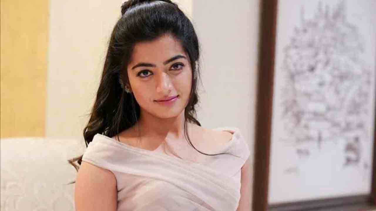 Rashmika Mandanna | ర‌ష్మిక‌ను ర‌ణ్ బీర్ సెట్స్ లో మేడ‌మ్ అని పిలుస్తాడ‌ట‌..!