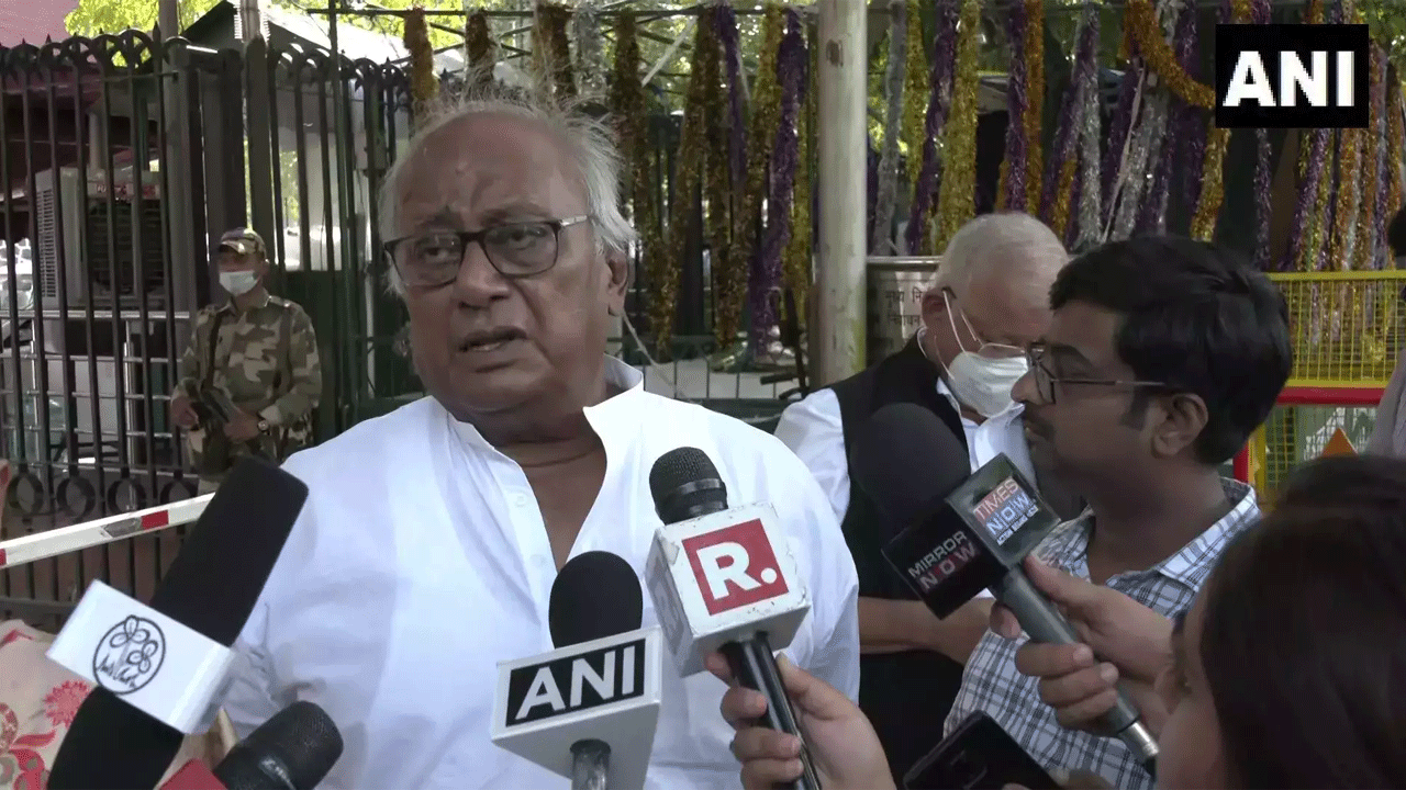 టీఎంసీ కార్య‌క‌ర్త‌ల‌పై కాషాయ పార్టీ గూండాల దాడులు : సీఈసీకి తృణ‌మూల్ ఎంపీల ఫిర్యాదు