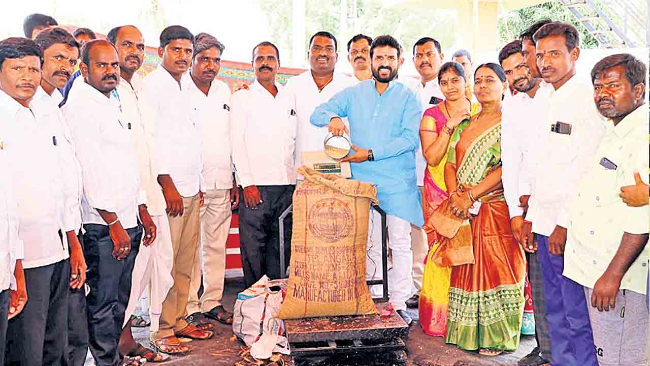 జోరుగా వరి ధాన్యం కొనుగోలు