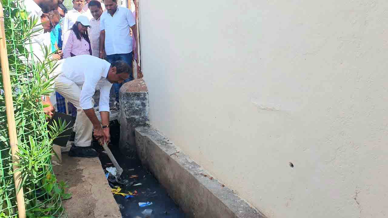 ప్లాస్టిక్ నివారణతోనే పారిశుధ్యం మెరుగు : ఎమ్మెల్యే సంజయ్ కుమార్