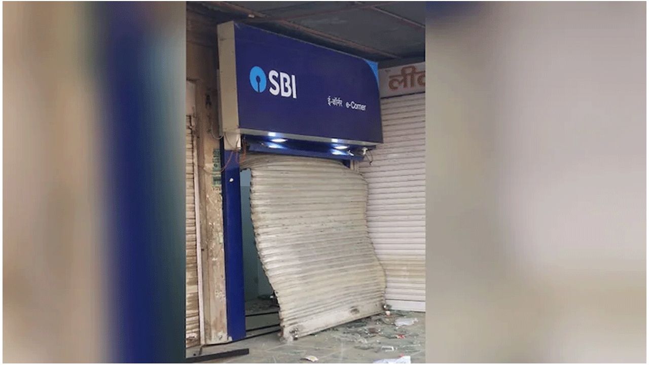 12 నిమిషాల్లో రూ . 38 ల‌క్ష‌లున్న ఏటీఎంను ఎత్తుకెళ్లారు!