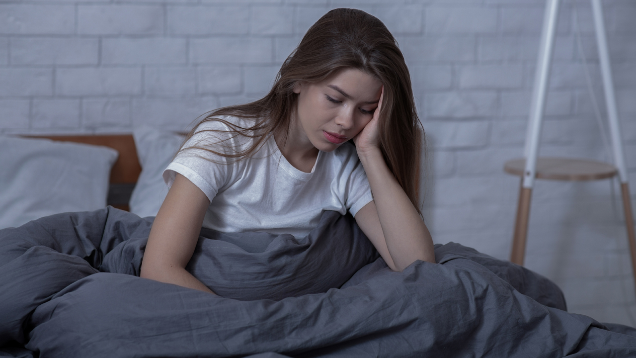 రాత్రుళ్లు నిద్ర ప‌ట్ట‌క ఇబ్బంది ప‌డుతున్నారా.. ఒక‌సారి ఇలా చేసి చూడండి..